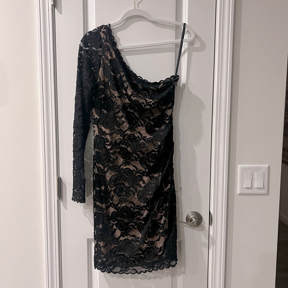 Bebe Off the Shoulder Midi Lace Dress Black and Nude Large